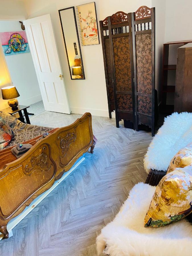 איסטבורן Funky Cozy Cottage With Outside Space מראה חיצוני תמונה