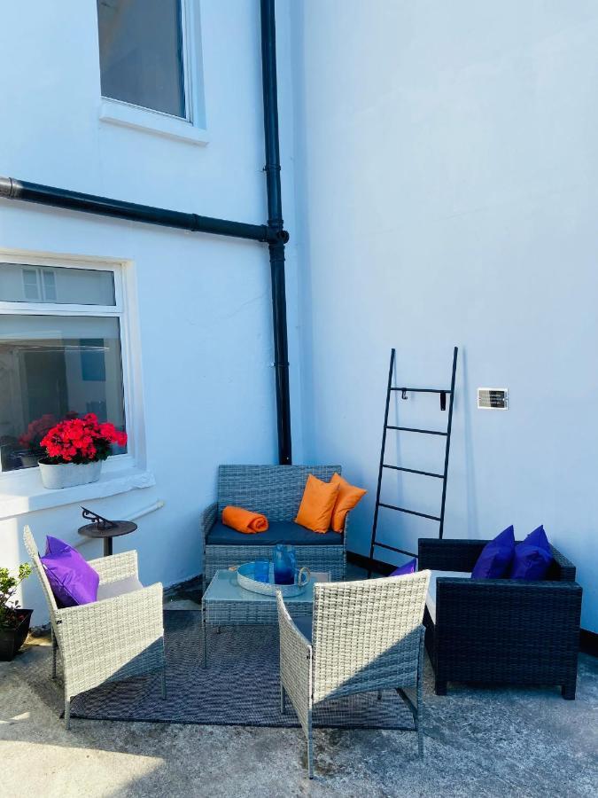 איסטבורן Funky Cozy Cottage With Outside Space מראה חיצוני תמונה